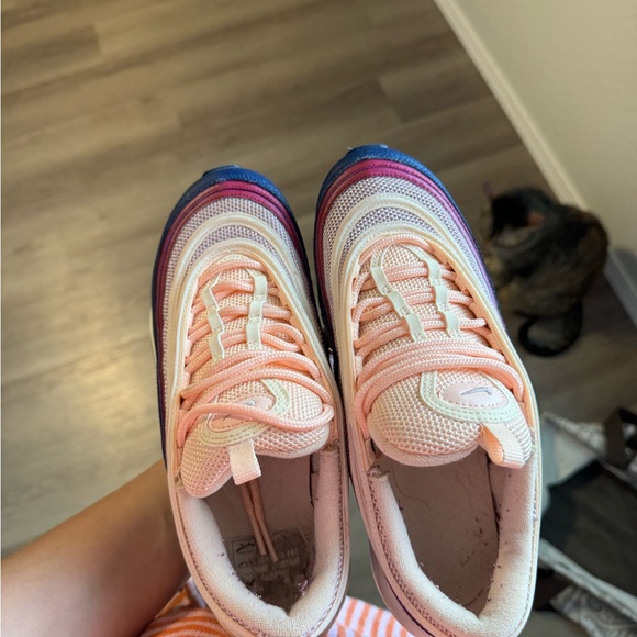 Women’s Nike Air Max 97 - Picture 3 of 3